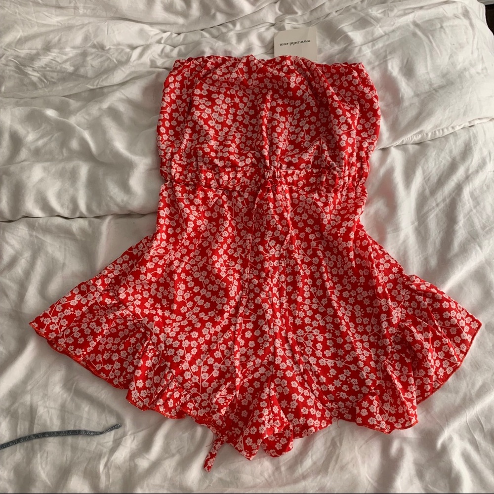 Zaful floral romper NWT SMALL